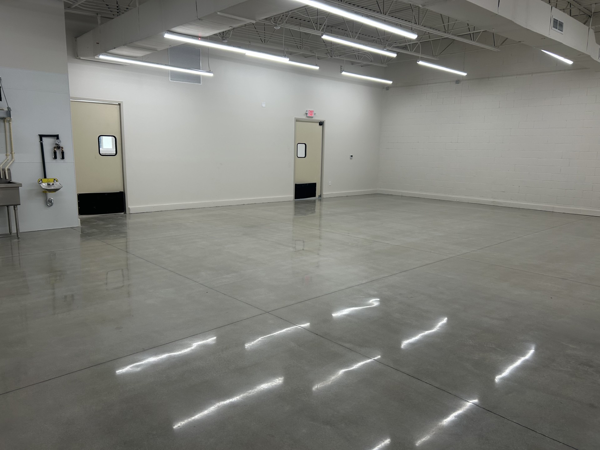 SHERWIN WILLIAMS - photo 1