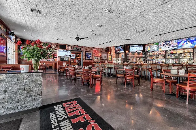 DUFF'S WINGS - photo 1