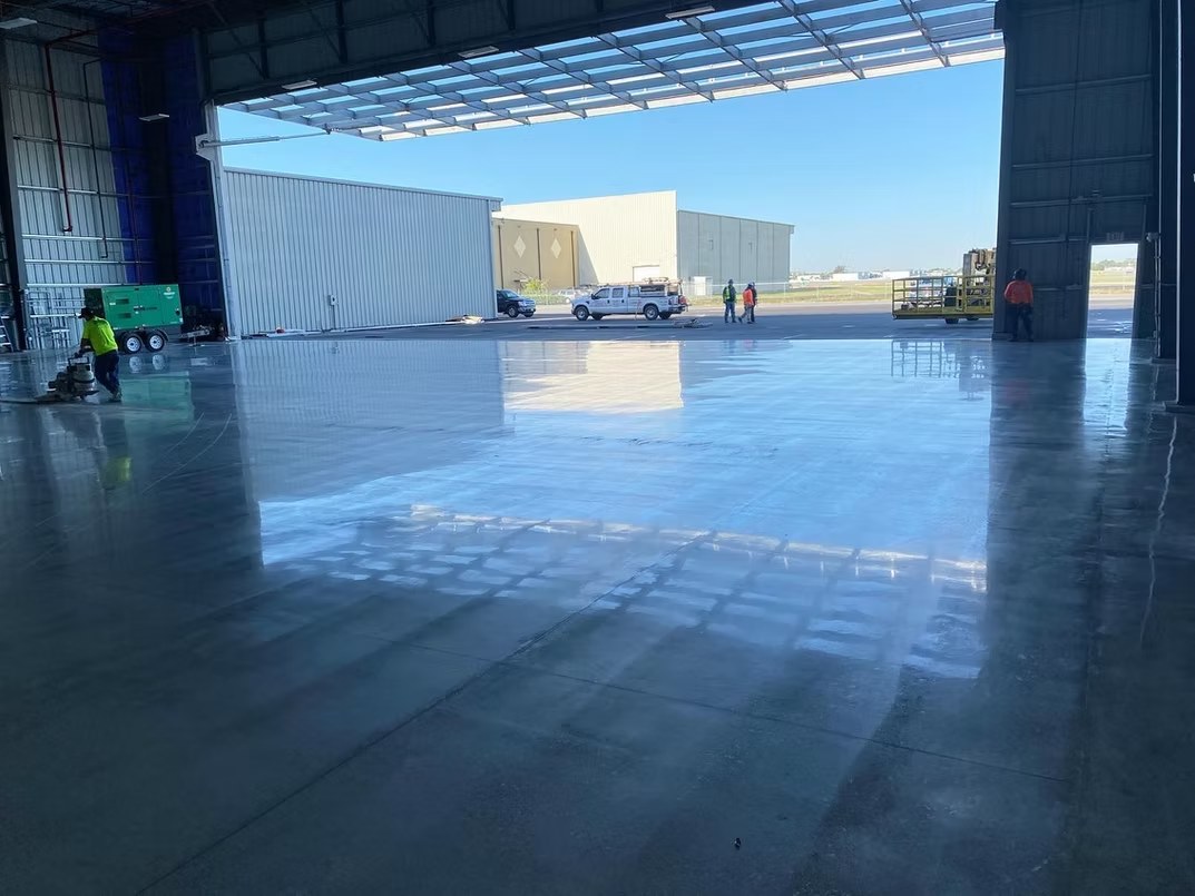 SRQ AIR CARGO HANGAR - photo 1
